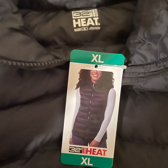 NWT 32 Degrees Lightweight Poly-fill Packable Vest Sz M, L, XL Black - Picture 6 of 6